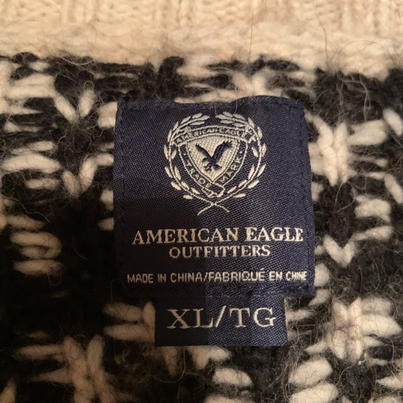 American Eagle Snowflake Sweater - Picture 13 of 13